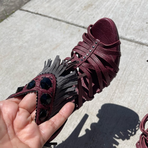 Authentic Christian Dior heels in burgundy leather with grey suede detail. - Picture 16 of 16